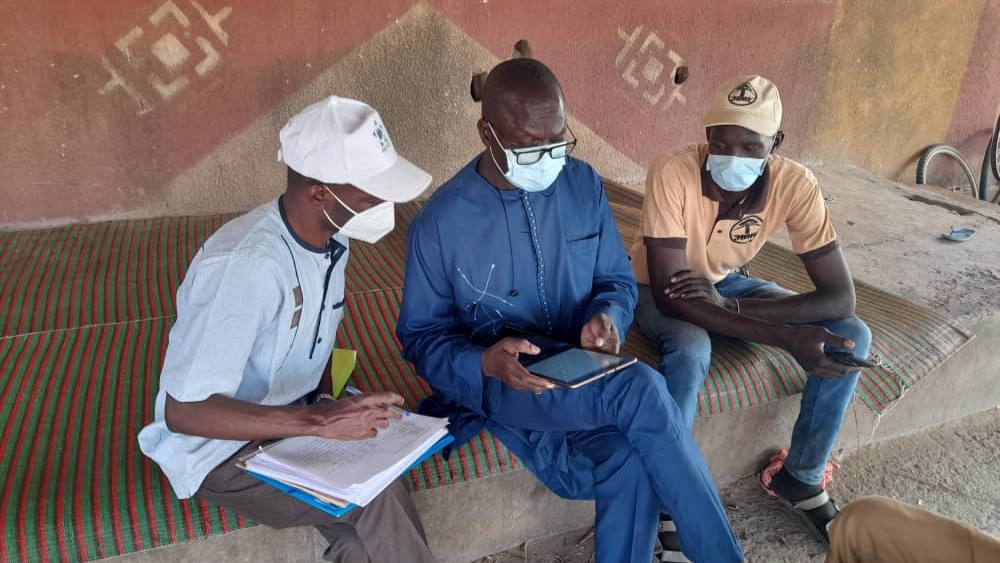 Community health workers using C2P application to collect immunisation data (Senegal, 2021)